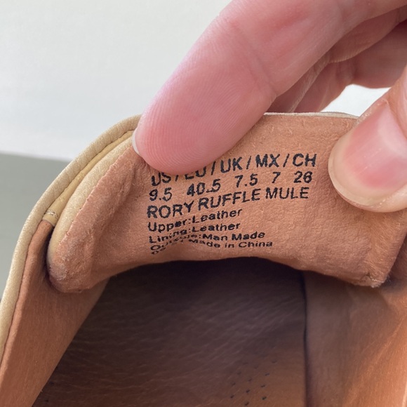 Kenneth Cole Gentle Souls Womens 9.5 Rory Ruffle Mule - Picture 12 of 14